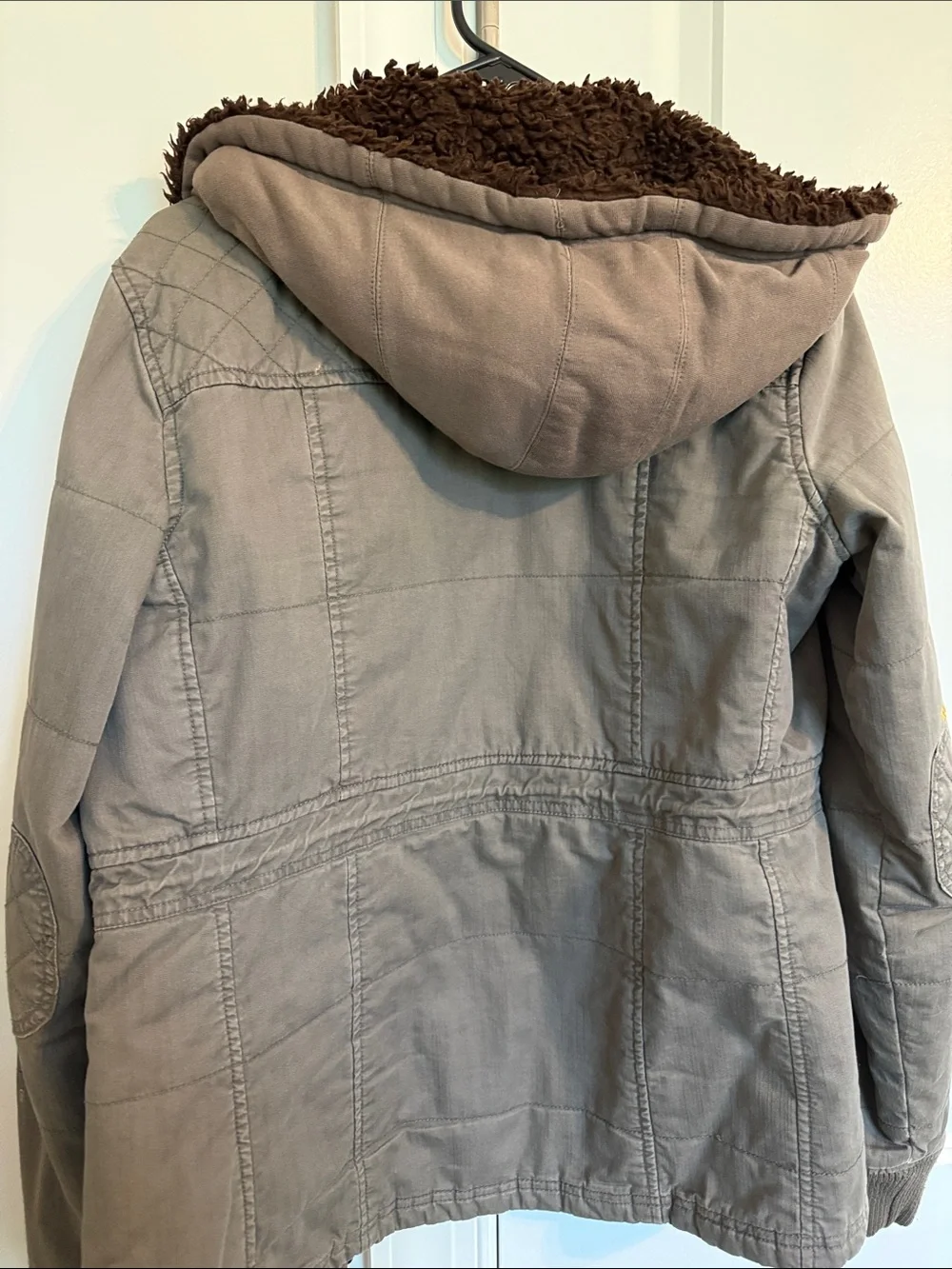 Billabong Gray Quilted Hooded Jacket with Rust Patterned Lining